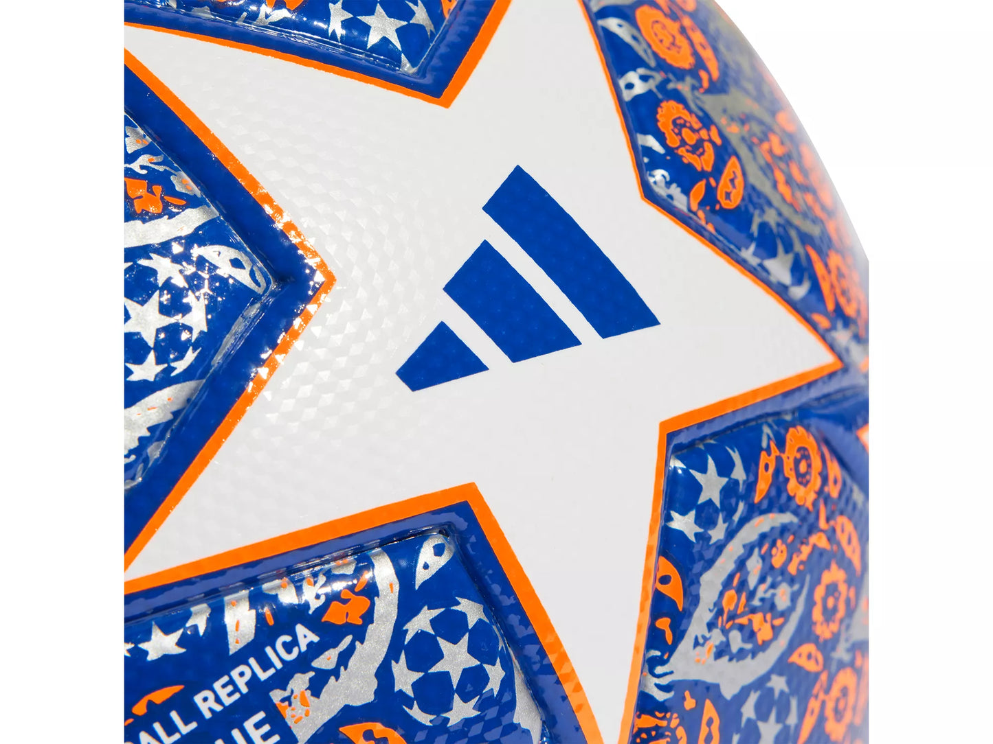 This official UEFA Champions League ball combines top-notch performance with an iconic design inspired by Istanbul